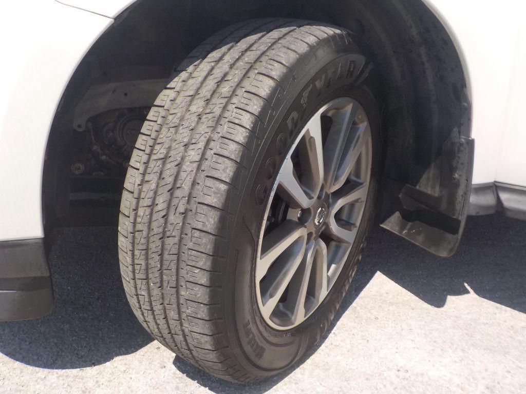2013 Nissan Pathfinder SV - Photo 16