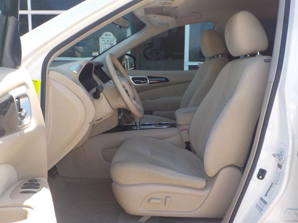 2013 Nissan Pathfinder SV - Photo 8
