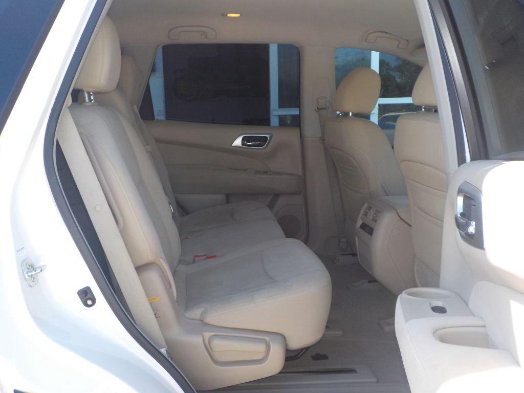 2013 Nissan Pathfinder SV - Photo 12