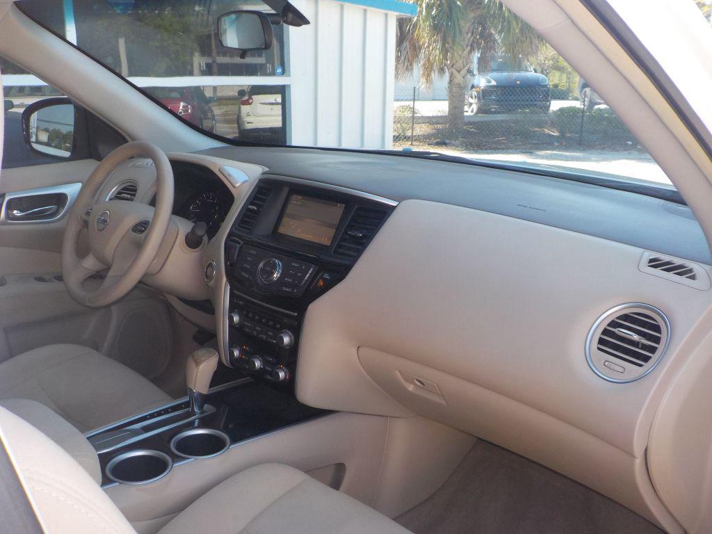 2013 Nissan Pathfinder SV - Photo 10