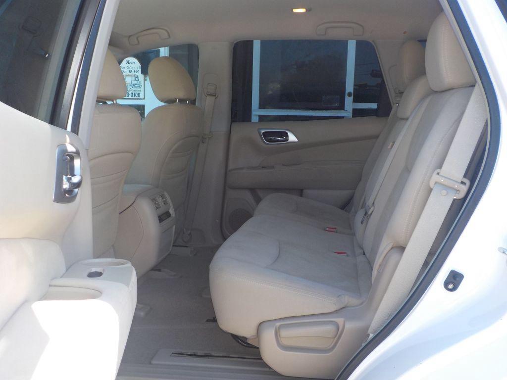 2013 Nissan Pathfinder SV - Photo 9